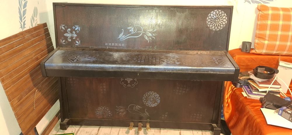 Pianină Doina București, placă bronz cu mecanică Renner  recondiționat