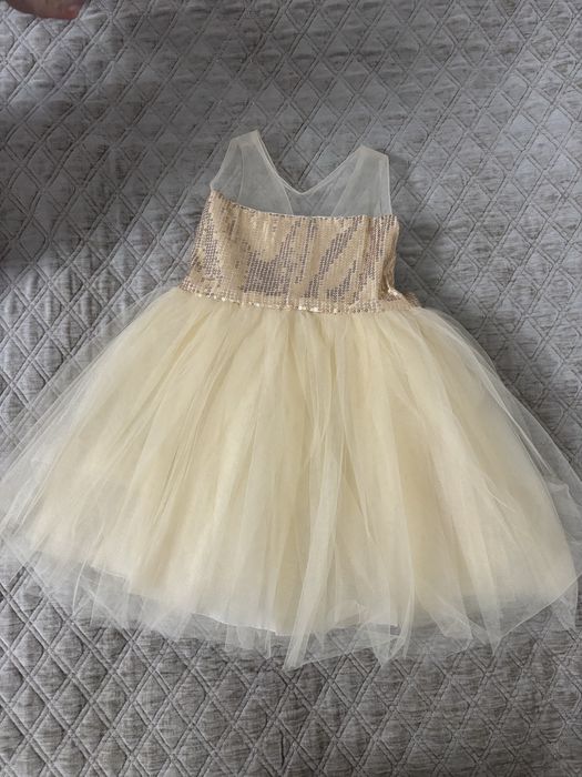 Продам детские платья