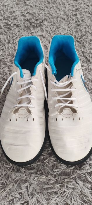 Vând ghete fotbal NIKE mărime 38