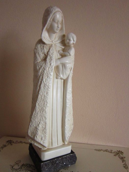 cadou rar si deosebit Madonna Maria, semnat Franta 1960 handmade