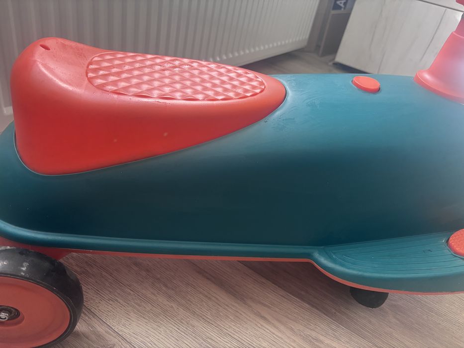 Scuter electric pentru copii