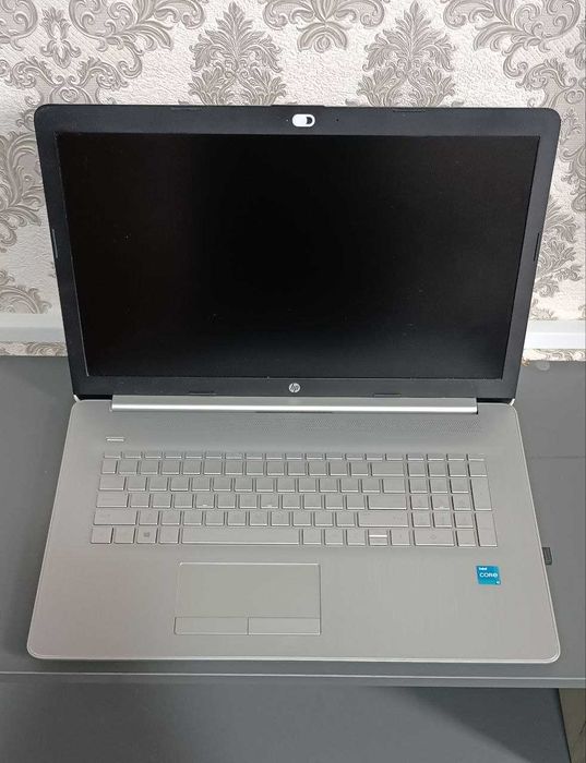 Продается ноутбук HP 17-by4022wm