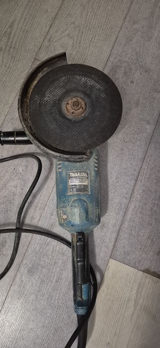 УШМ (болгарка) Makita