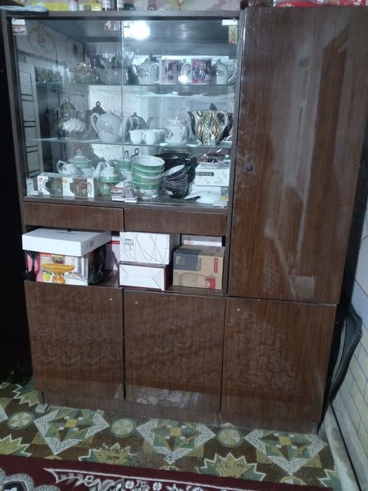 Сервант сотилади