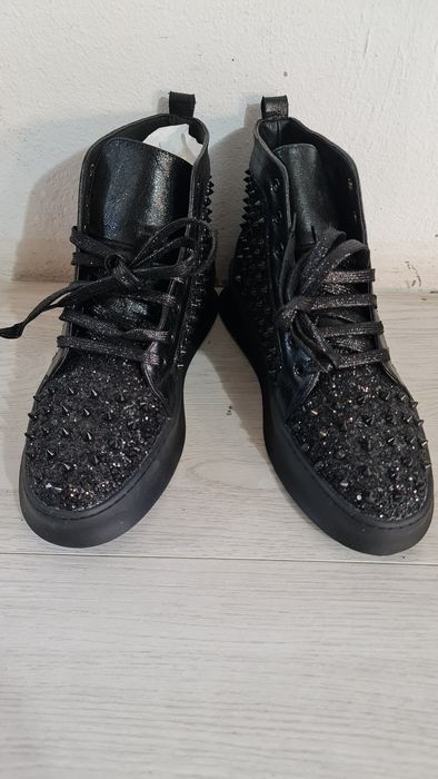 Papuci extravaganti!