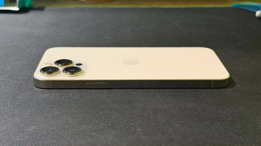 iPhone 13 Pro Max 256GB + подарък калъфи и слушалки