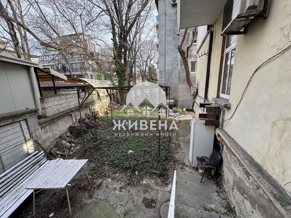 Продава се Тристаен апартамент в Варна, Център - 119 кв.м за 2513 €/кв.м - Снимка #11
