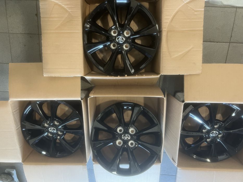 Toyota Yaris OEM джанти 15” 4x100 – Перфектно състояние