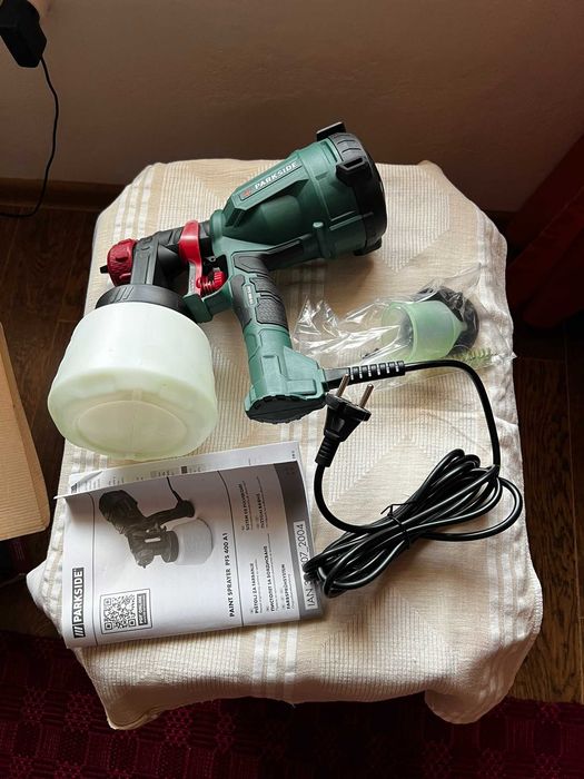 Pistol de vopsit Parkside 400W, 900ml, 2 duze, antiderapant, 3m cablu