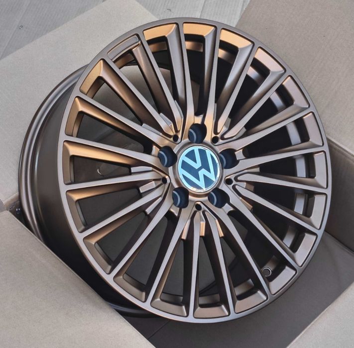 Jante 18 sau 17 VW Passat Golf 8, 7, 6 T-Roc Tiguan Touran, Sharan Arteon Caddy Beetle Touareg CR3 
Jante Noi cu Factură și Garanție ‼️autohauss.ro‼️