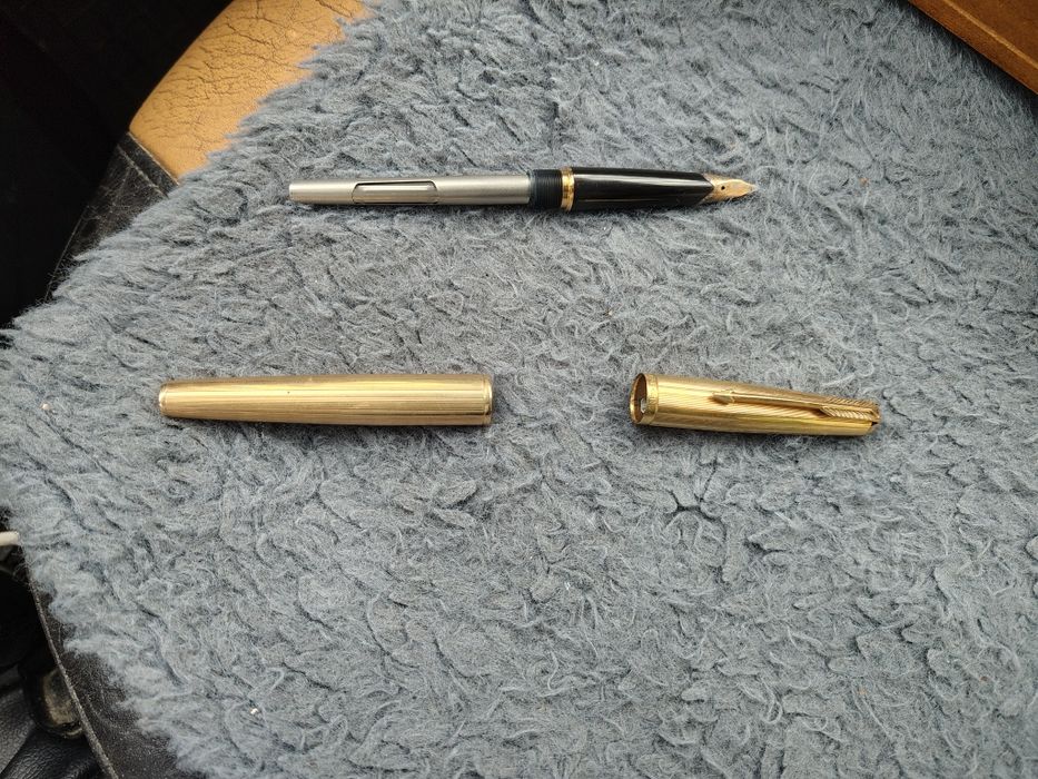 Stilou vinteci aur 18 k și 14 k.1972 PARKER