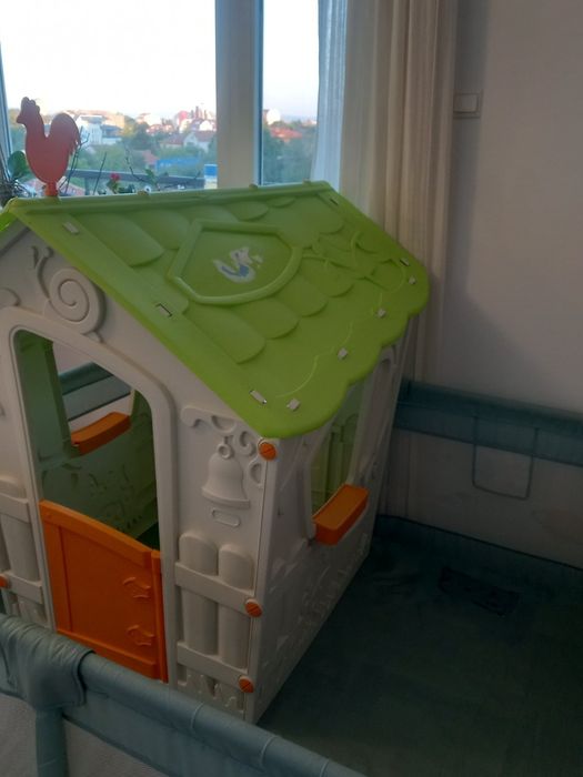 Детска пластмасова къща