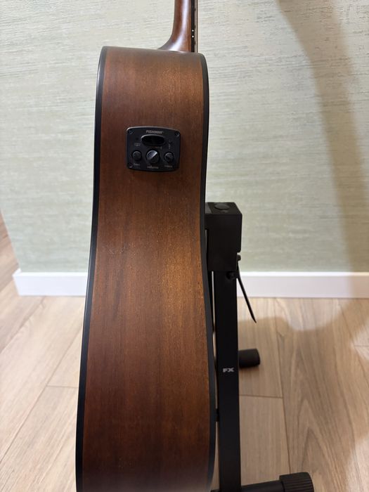 Chitara electro-acustica Fender