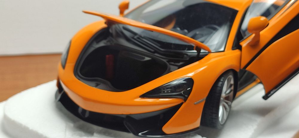 McLaren 570 S - 1:18 AUTOart