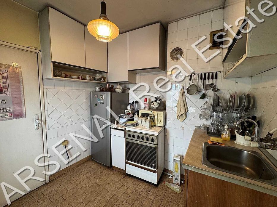 Продаваме 4-стаен апартамент, гр. Монтана