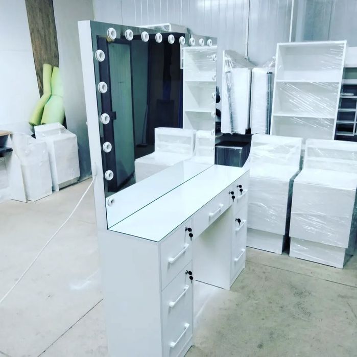 Визажные столики