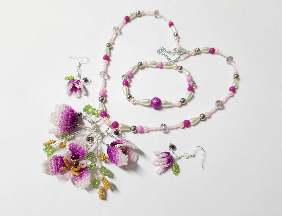 Set Magnolie boboci roz cu colier si cercei, flori handmade unicat