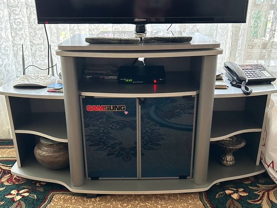 Стойка под телевизор