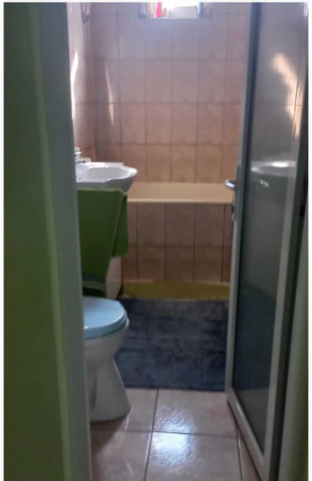 Vând apartament 4 camere 2 băi bucatarie