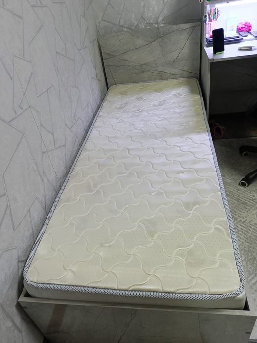 Односпальная кровать