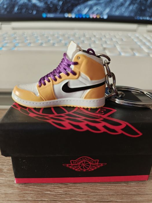 Breloc Jordan x Lakers