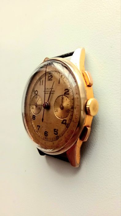 Продам швейцарские мужские механические наручные часы хронограф