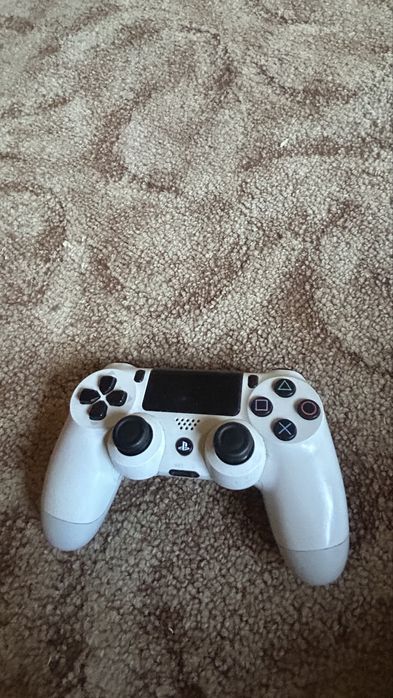 Vand ps 4 cu 6 jocuri