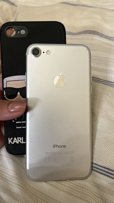 Продам айфон 7