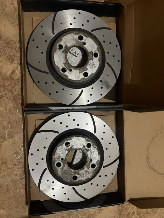 Продам тормозные диски  Камри 40