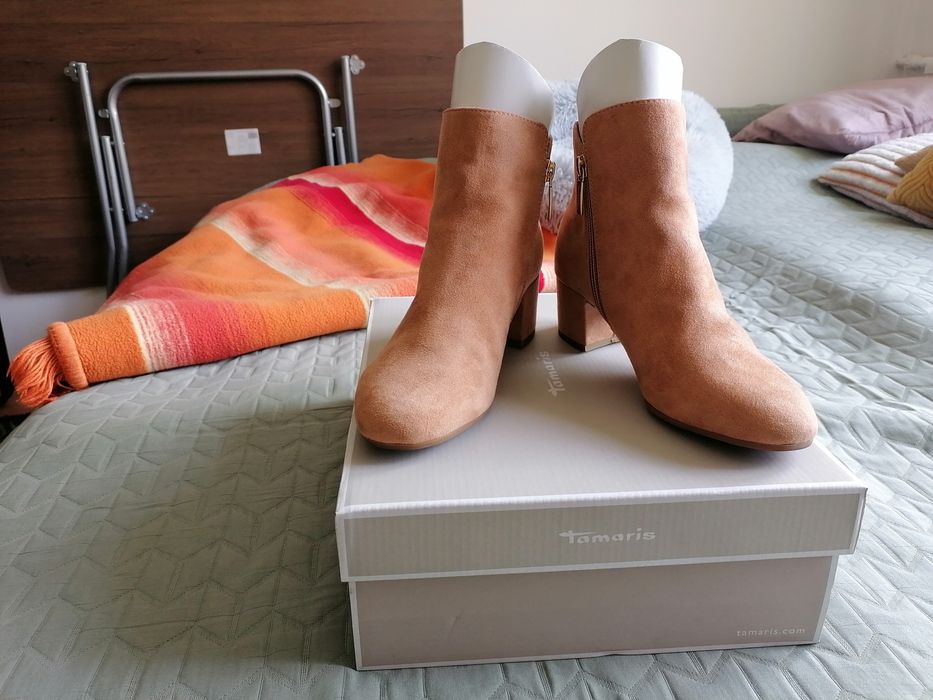 Ghete cu toc, TAMARIS