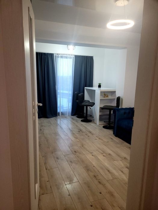 Închiriez apartament central park
