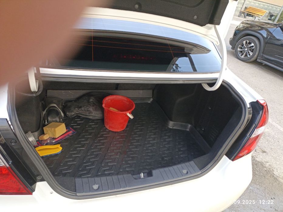 НексиЯ 3 сотилади