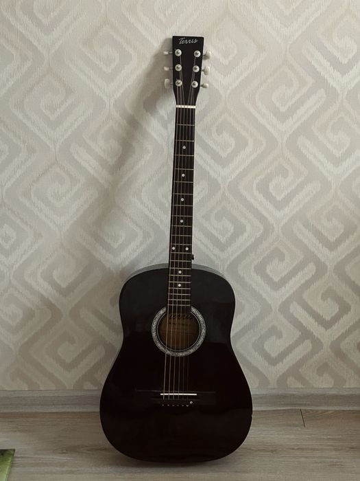 Гитара аккустическая