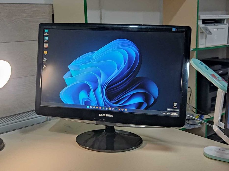 Монитор Samsung 24" - LED, Full HD Отличное состояние