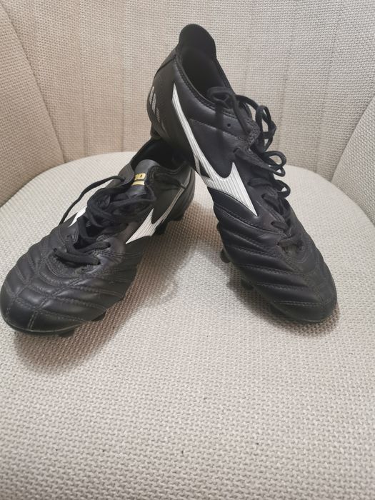 Футболни обувки Мизуно