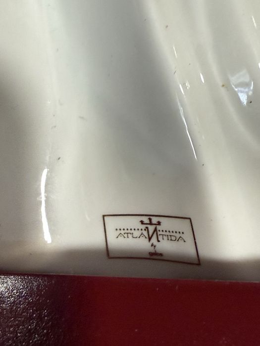 красива голяма порцеланова статуетка клоун