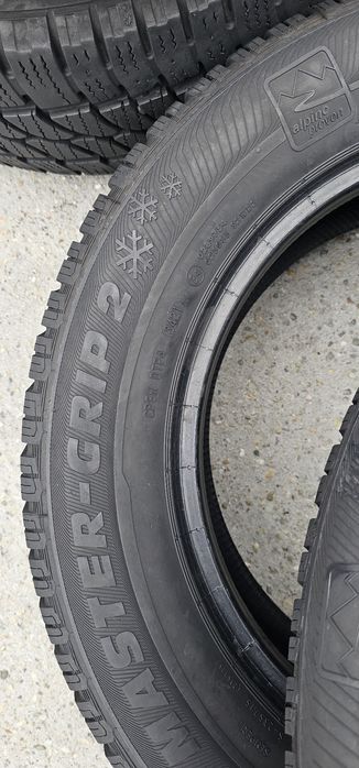 215 60 R 16 Semperit Iarna