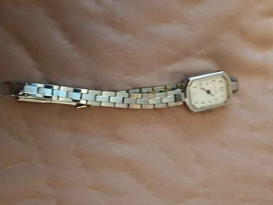 Дамски часовници LUCN и CROWN