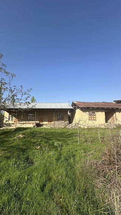 Parkent Tumani 5100$ sotix kelishamiz