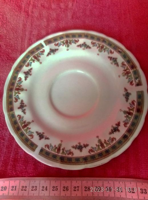 Фарфоровая посуда в хорошем состоянии