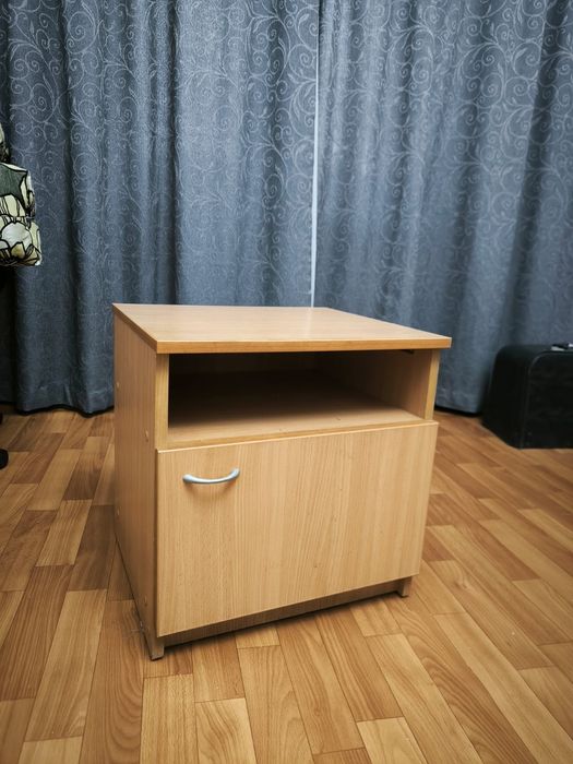 Тумбочка прикроватная