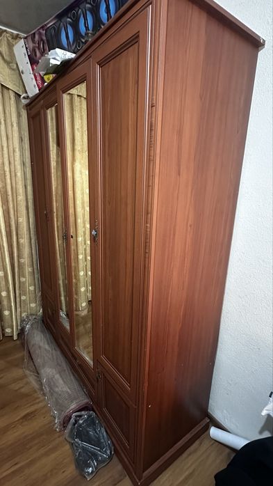 Шифоньер,срочно продам