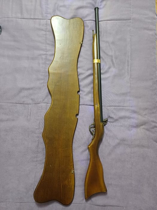 Продаётся сувенирные оружие!