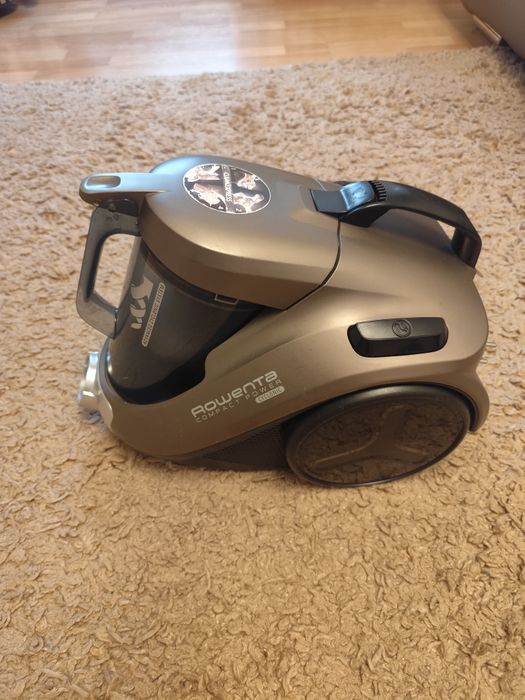 Vând Aspirator Rowenta Power Cyclonic