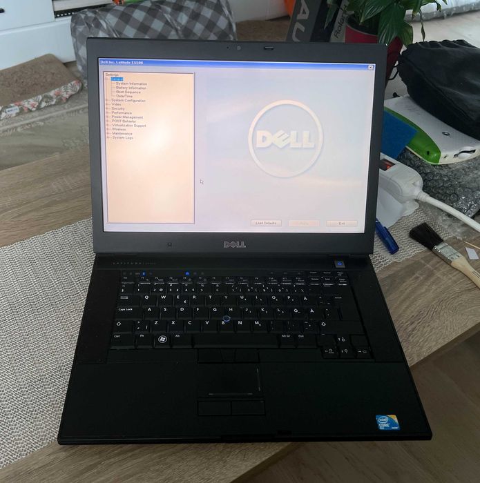 Laptop Dell Latitude E6500 fără HDD RAM baterie încărcător funcțional