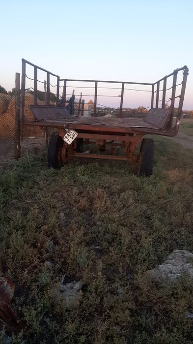 Трактор продам т16.