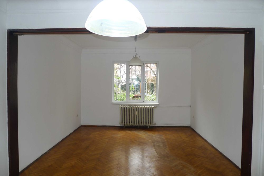 Продава се Тристаен апартамент в София, Център - 85 кв.м за 3706 €/кв.м - Снимка #1