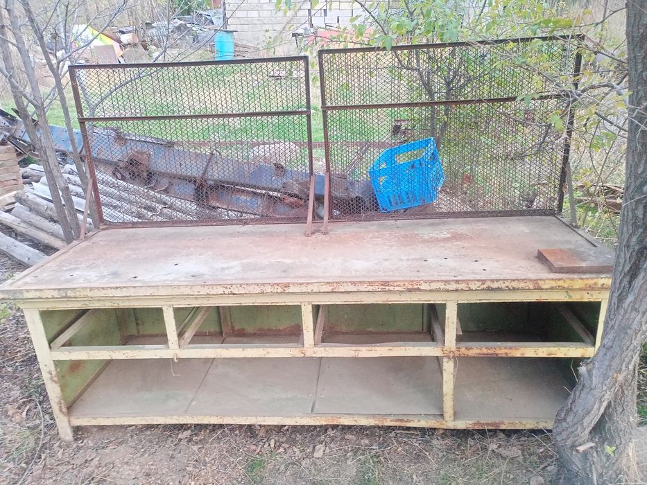 Продам слесарный стол для сто