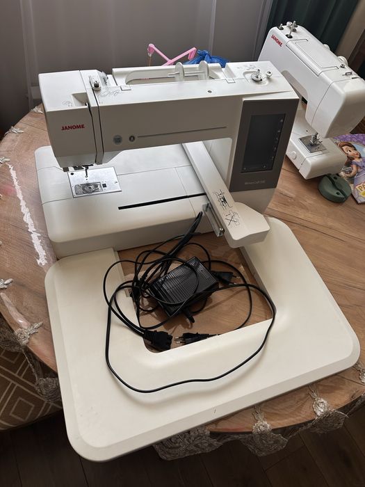 Вышивальная машина Janome Memory Craft 550E