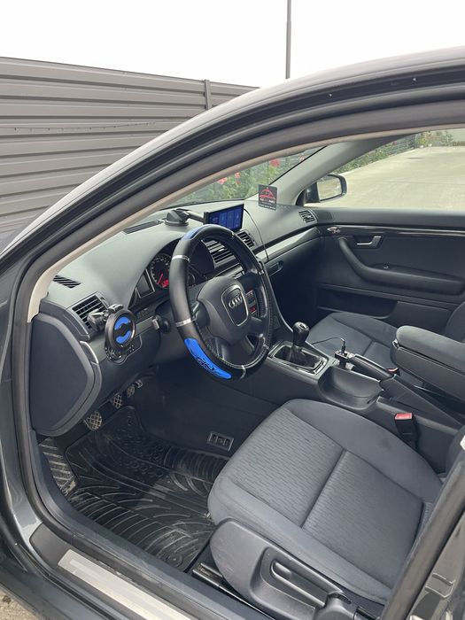 Audi A4 B7.
